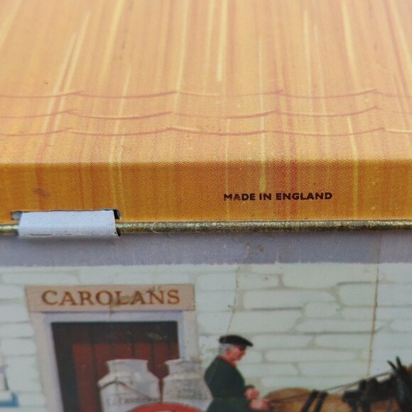 Vintage Carolans Tin House Made In England - Picture 4 of 8